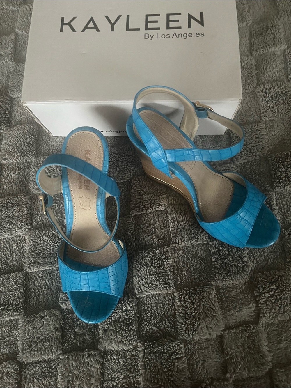 KAYLEEN By Los Angeles Blue Croc-Embossed Wedge Sandals